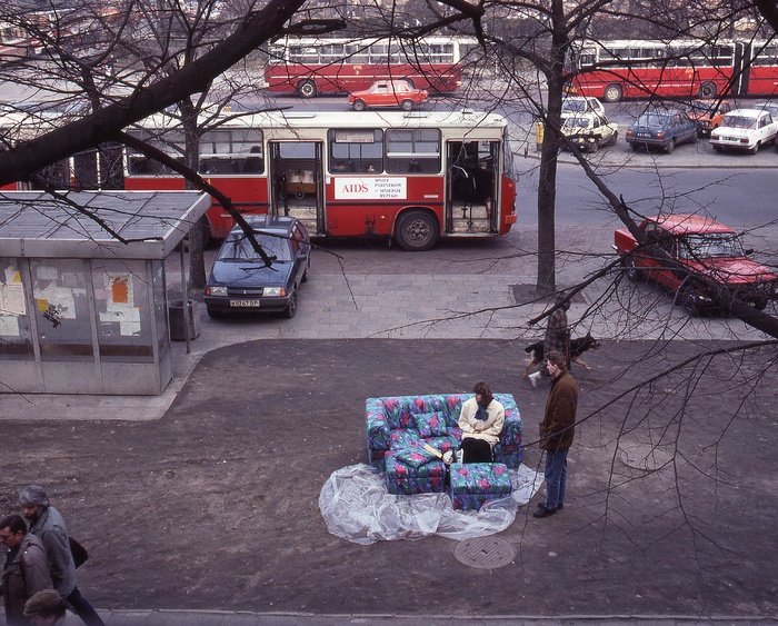 Tadeusz  Rolke, In front of the Emilia Furniture Store, Warsaw, 1992
